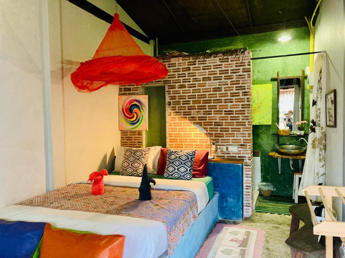 Artist'S Place Trat Exterior foto